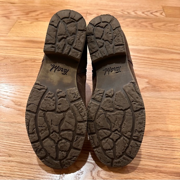 Tara M. Hope suede brown ankle boots - Picture 11 of 12